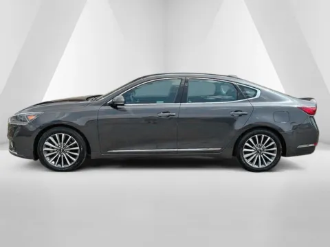 More photos of 2019 Kia Cadenza Premium at Ironton Automotive, OH