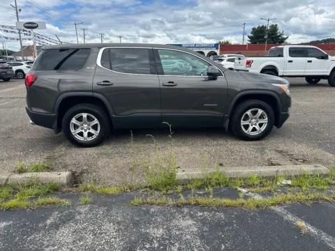 More photos of 2019 GMC Acadia SLE-1 at Ironton Automotive, OH