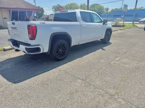 More photos of 2022 GMC Sierra 1500 Limited Elevation at Ironton Automotive, OH
