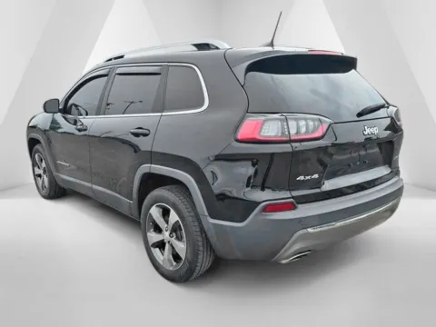 More photos of 2019 Jeep Cherokee Limited at Ironton Automotive, OH