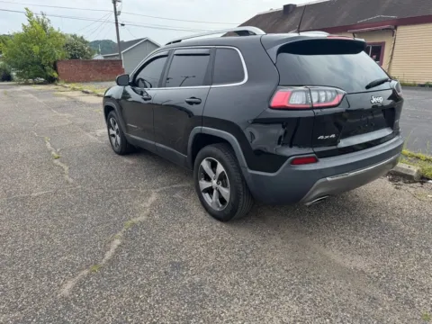 More photos of 2019 Jeep Cherokee Limited at Ironton Automotive, OH