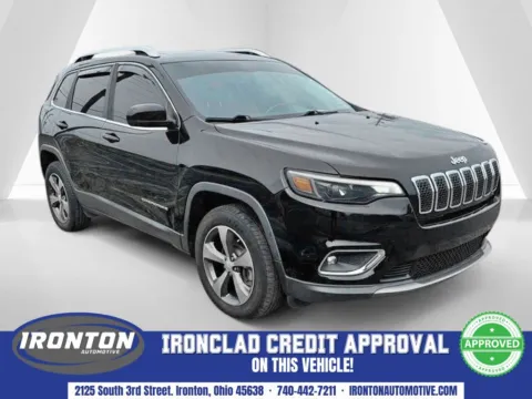 Black 2019 Jeep Cherokee Limited for sale in Ironton, OH