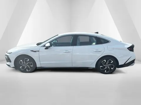 More photos of 2025 Hyundai Sonata SEL at Ironton Automotive, OH