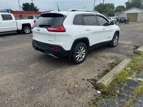 More photos of 2017 Jeep Cherokee Limited at Ironton Automotive, OH