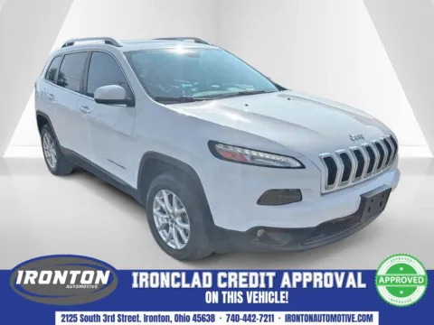 White 2018 Jeep Cherokee Latitude Plus for sale in Ironton, OH