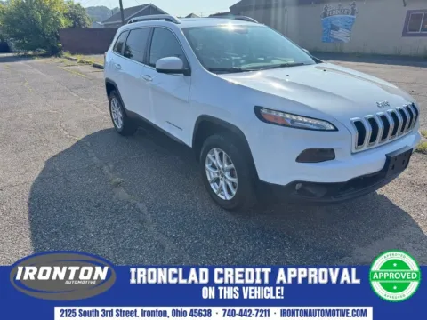 White 2018 Jeep Cherokee Latitude Plus for sale in Ironton, OH