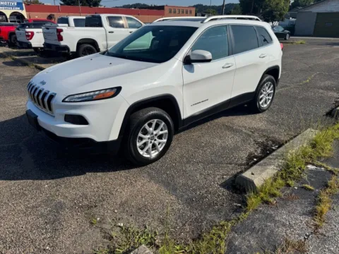 Another view of 2018 Jeep Cherokee Latitude Plus for sale in Ironton, OH at Ironton Automotive
