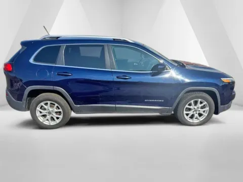 More photos of 2015 Jeep Cherokee Latitude at Ironton Automotive, OH