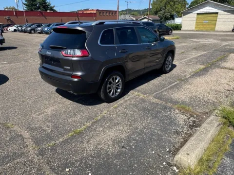 More photos of 2021 Jeep Cherokee Latitude Lux at Ironton Automotive, OH