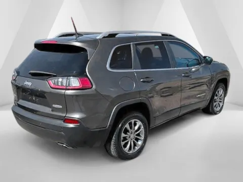 More photos of 2021 Jeep Cherokee Latitude Lux at Ironton Automotive, OH