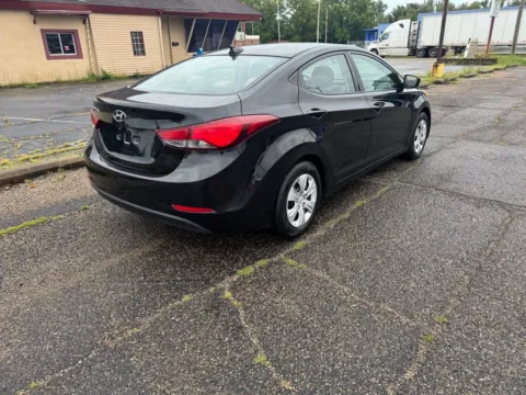 More photos of 2016 Hyundai Elantra SE at Ironton Automotive, OH