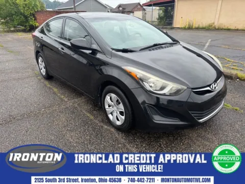 Black 2016 Hyundai Elantra SE for sale in Ironton, OH