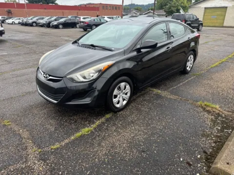 Another view of 2016 Hyundai Elantra SE for sale in Ironton, OH at Ironton Automotive