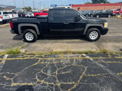 More photos of 2008 Chevrolet Silverado 1500 LT at Ironton Automotive, OH