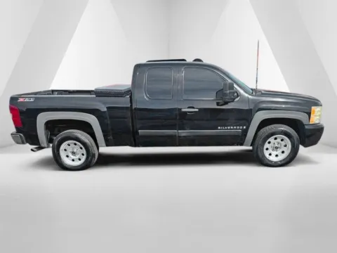 More photos of 2008 Chevrolet Silverado 1500 LT at Ironton Automotive, OH