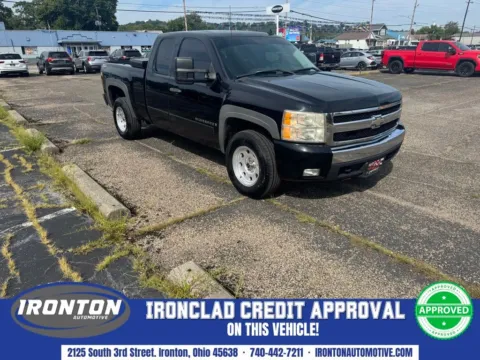 Black 2008 Chevrolet Silverado 1500 LT for sale in Ironton, OH