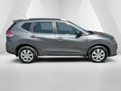 More photos of 2014 Nissan Rogue S at Ironton Automotive, OH