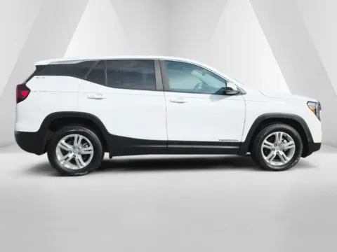 More photos of 2023 GMC Terrain SLE at Ironton Automotive, OH