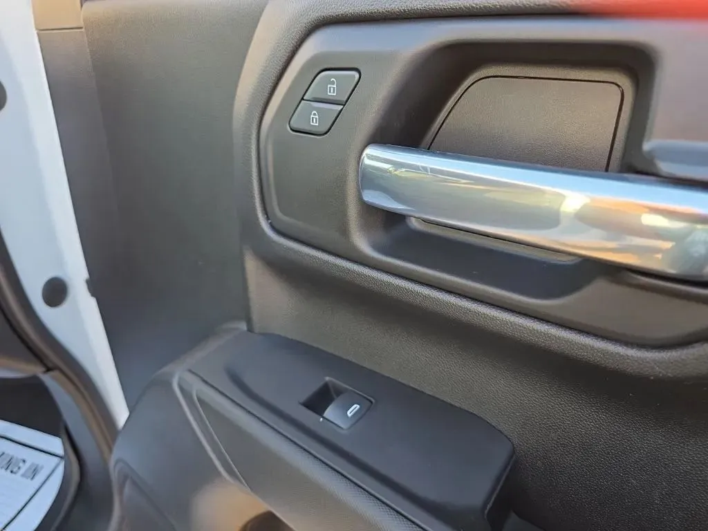2023 Chevrolet Silverado 1500 Custom - Photo 17