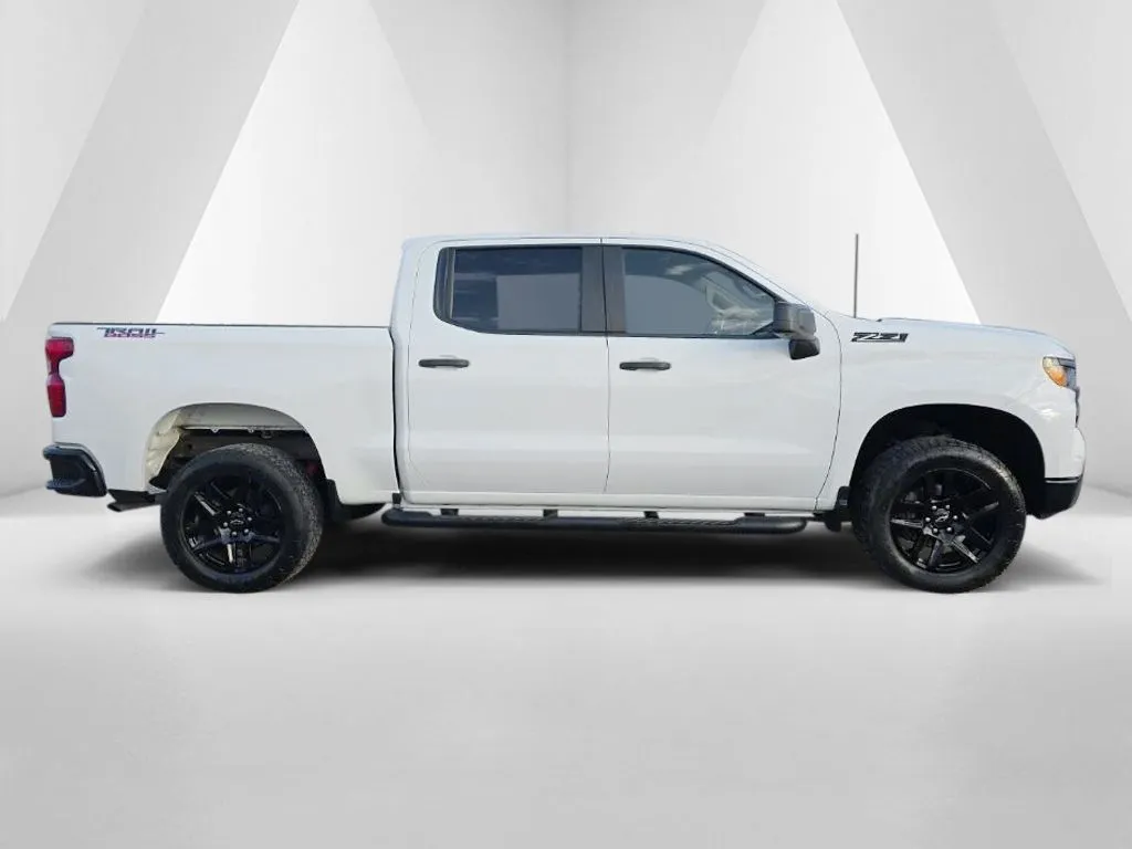 2023 Chevrolet Silverado 1500 Custom - Photo 6