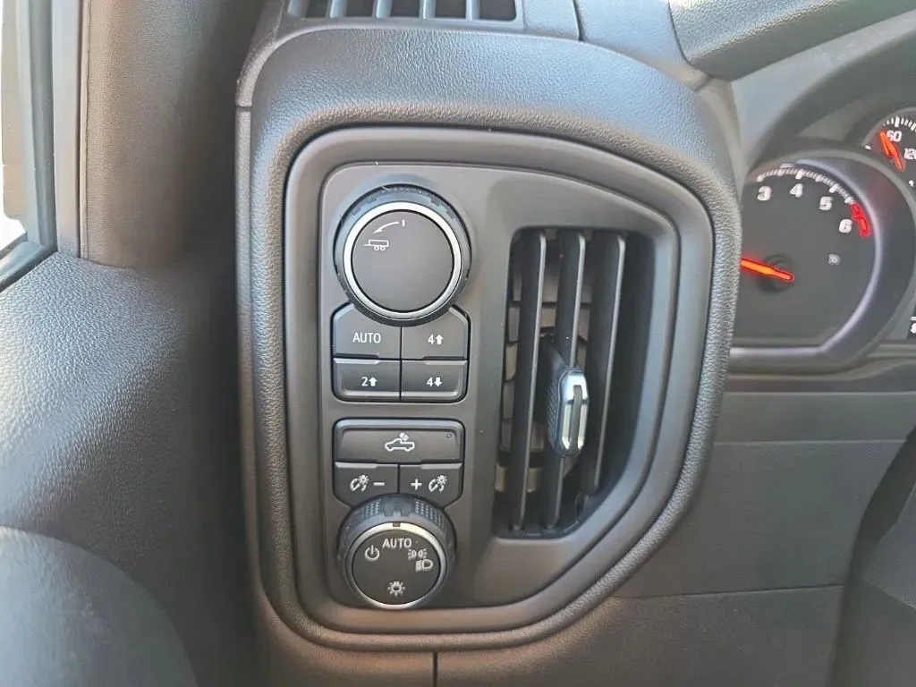 2023 Chevrolet Silverado 1500 Custom - Photo 23