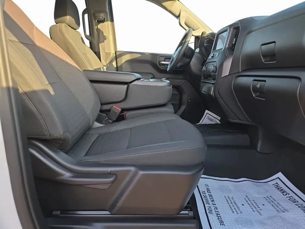 2023 Chevrolet Silverado 1500 Custom - Photo 29