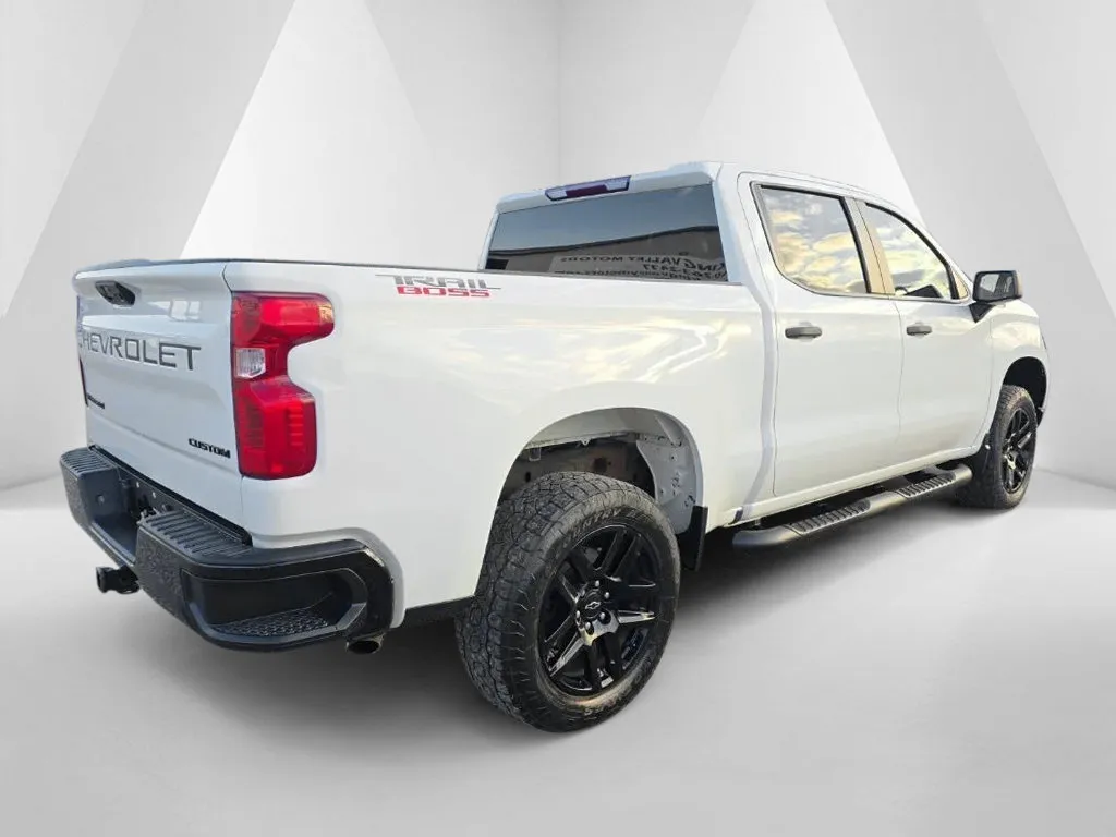 2023 Chevrolet Silverado 1500 Custom - Photo 6
