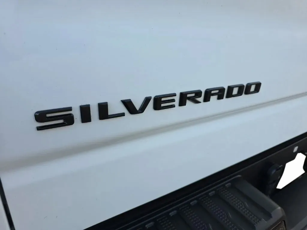 2023 Chevrolet Silverado 1500 Custom - Photo 13