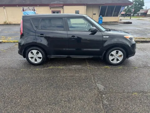 More photos of 2016 Kia Soul at Ironton Automotive, OH