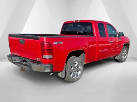More photos of 2013 GMC Sierra 1500 SLE at Ironton Automotive, OH