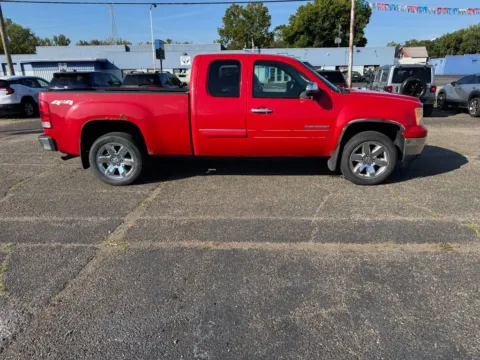 More photos of 2013 GMC Sierra 1500 SLE at Ironton Automotive, OH