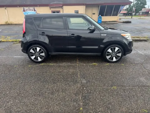 More photos of 2014 Kia Soul Exclaim at Ironton Automotive, OH