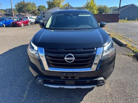 Another view of 2022 Nissan Pathfinder SL for sale in Ironton, OH at Ironton Automotive