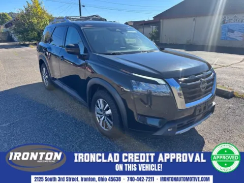 Black 2022 Nissan Pathfinder SL for sale in Ironton, OH