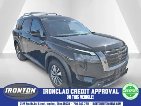Black 2022 Nissan Pathfinder SL for sale in Ironton, OH