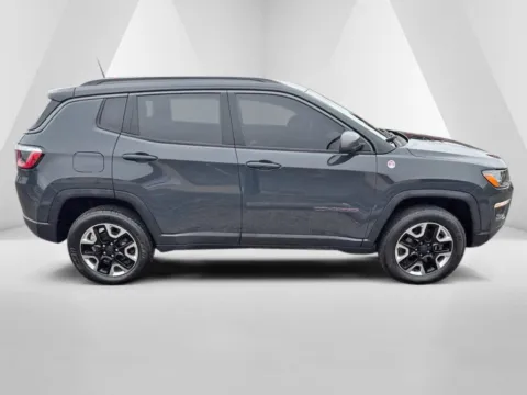 More photos of 2018 Jeep Compass Trailhawk at Ironton Automotive, OH