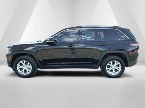 More photos of 2023 Jeep Grand Cherokee Limited at Ironton Automotive, OH