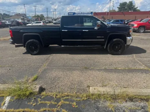 More photos of 2018 GMC Sierra 2500 HD SLT at Ironton Automotive, OH