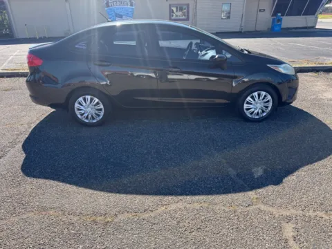 More photos of 2011 Ford Fiesta SE at Ironton Automotive, OH