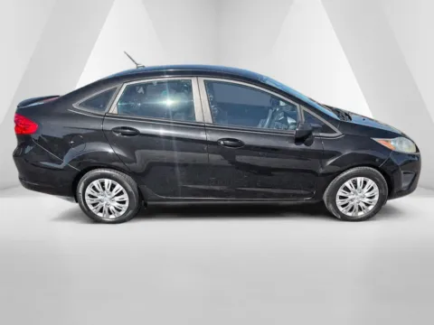 More photos of 2011 Ford Fiesta SE at Ironton Automotive, OH