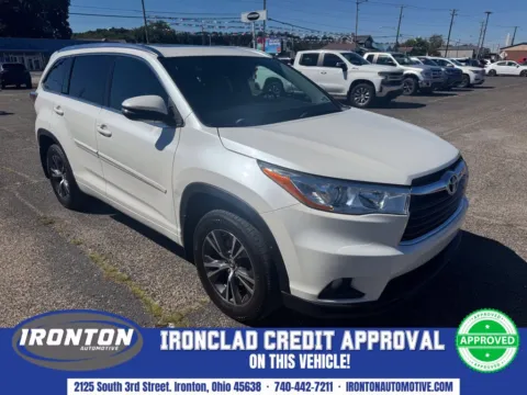 White 2016 Toyota Highlander XLE V6 for sale in Ironton, OH