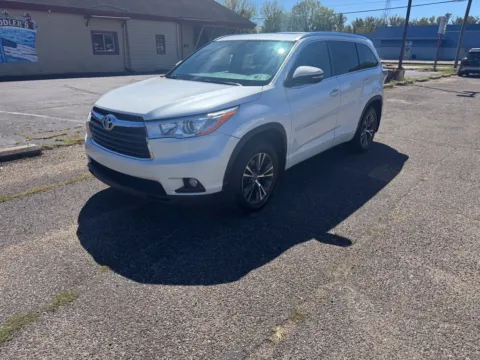 More photos of 2016 Toyota Highlander XLE V6 at Ironton Automotive, OH