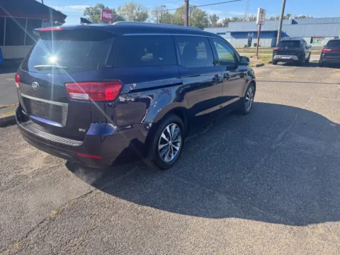 More photos of 2018 Kia Sedona SX at Ironton Automotive, OH