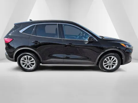 More photos of 2020 Ford Escape SE at Ironton Automotive, OH