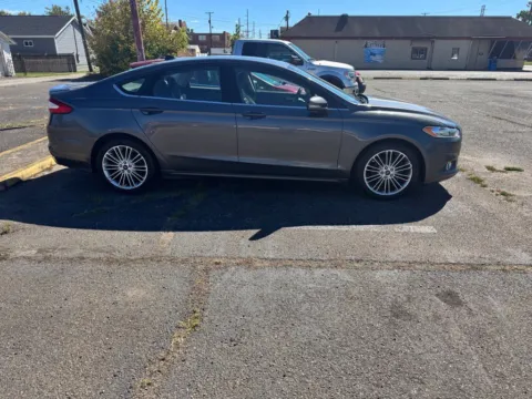 More photos of 2016 Ford Fusion SE at Ironton Automotive, OH