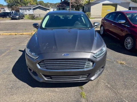 Photos of 2016 Ford Fusion SE for sale in Ironton, OH at Ironton Automotive