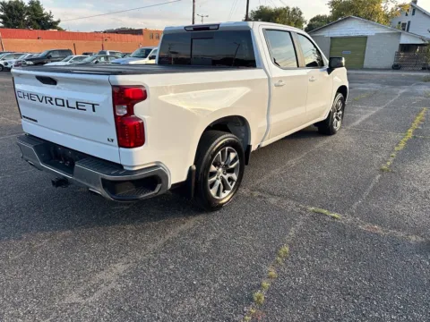 More photos of 2021 Chevrolet Silverado 1500 LT at Ironton Automotive, OH