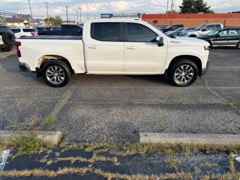 More photos of 2021 Chevrolet Silverado 1500 LT at Ironton Automotive, OH