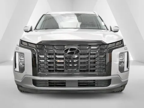 Photos of 2024 Hyundai Palisade Limited for sale in Ironton, OH at Ironton Automotive
