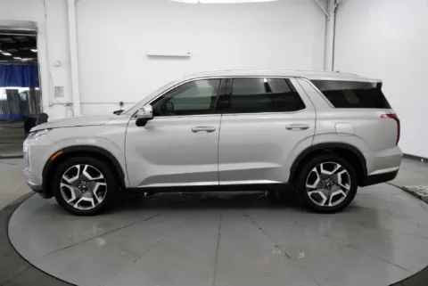 More photos of 2024 Hyundai Palisade Limited at Ironton Automotive, OH
